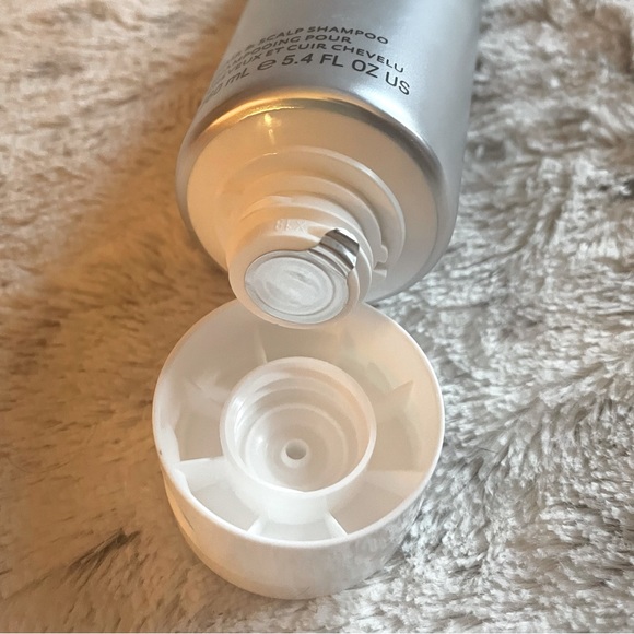 Living Proof Perfect Hair Day Shampoo - Picture 12 of 12